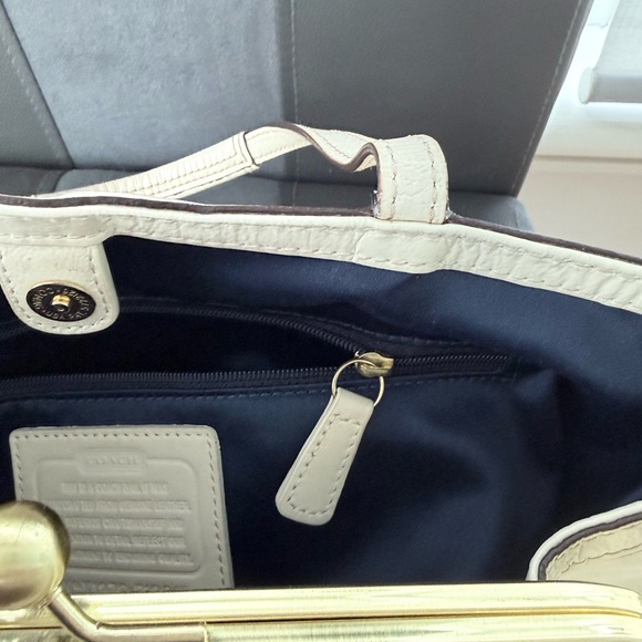 Coach Kristin Embossed Signature Kisslock Doctor Bag - Picture 13 of 13